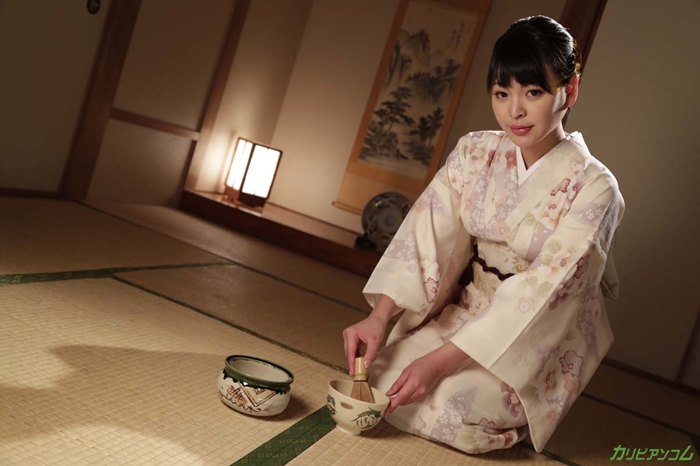  真菜果 バック
